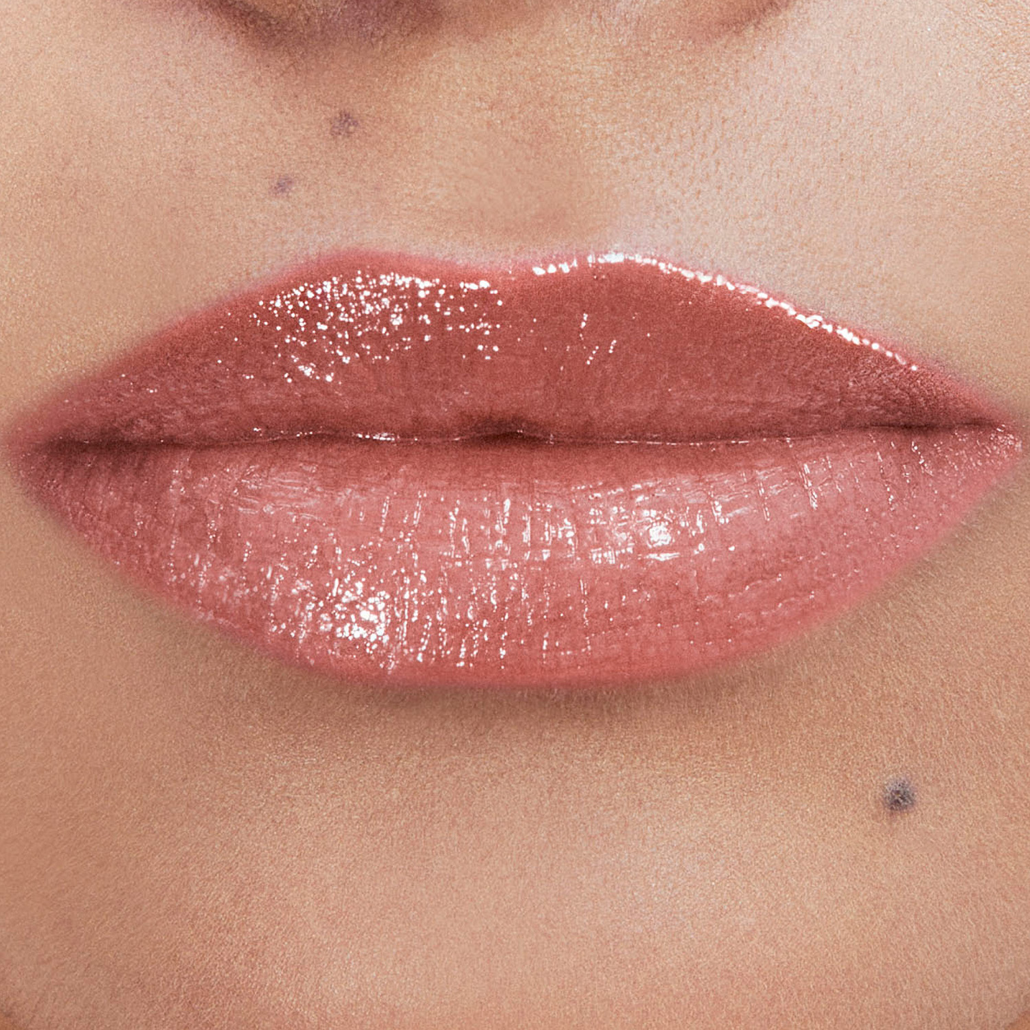 LOVESHINE EL NUEVO LABIAL DE ALTO BRILLO (LABIAL EN BARRA CON EFECTO BRILLOSO)